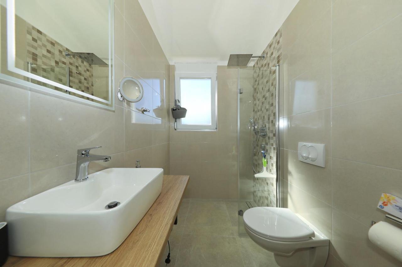 Apartment Gaby Божава Екстер'єр фото